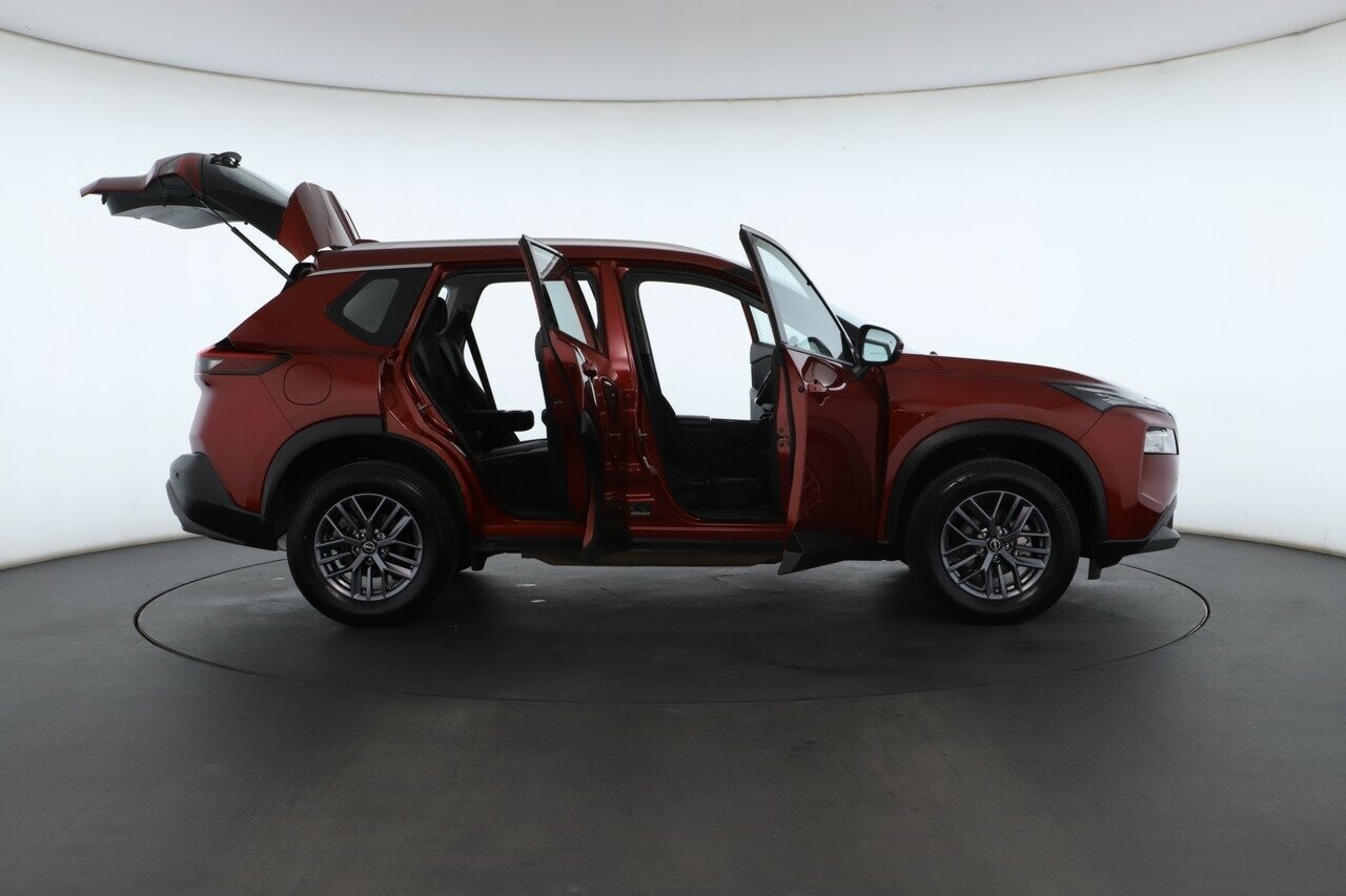 Nissan X-trail image 2
