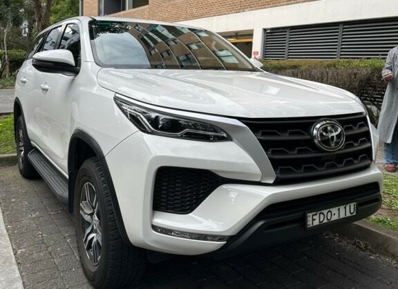 Toyota Fortuner image 1