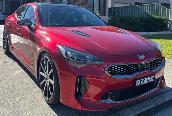 Kia Stinger image 1