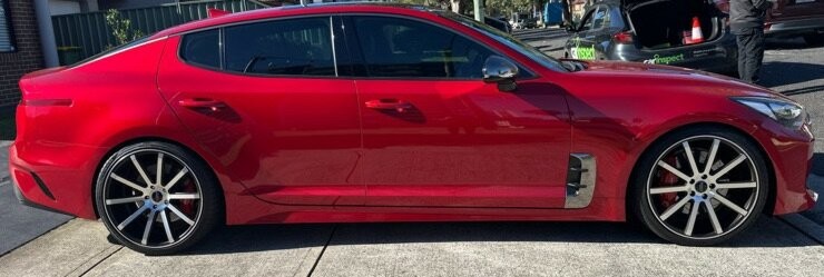 Kia Stinger image 2