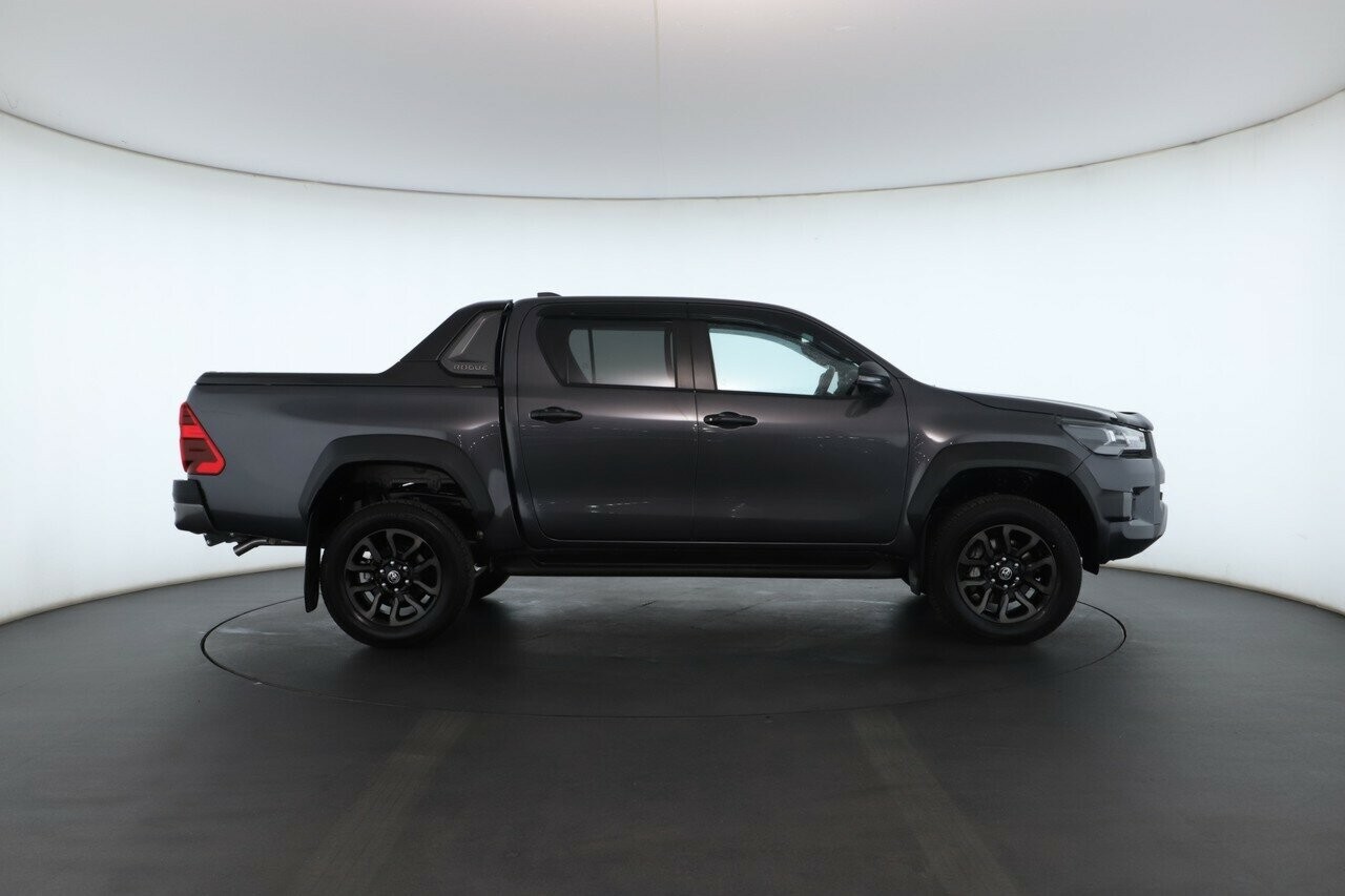 Toyota Hilux image 3