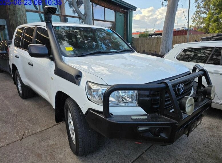 Toyota Landcruiser image 2