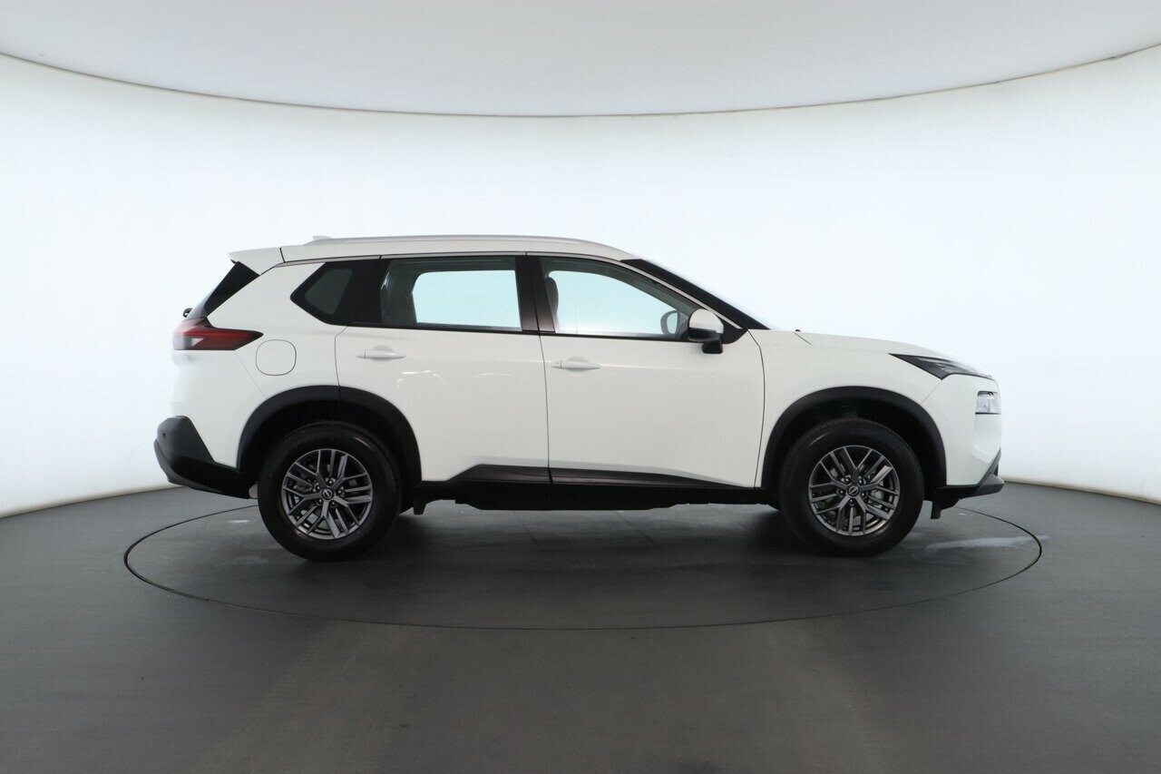 Nissan X-trail image 2