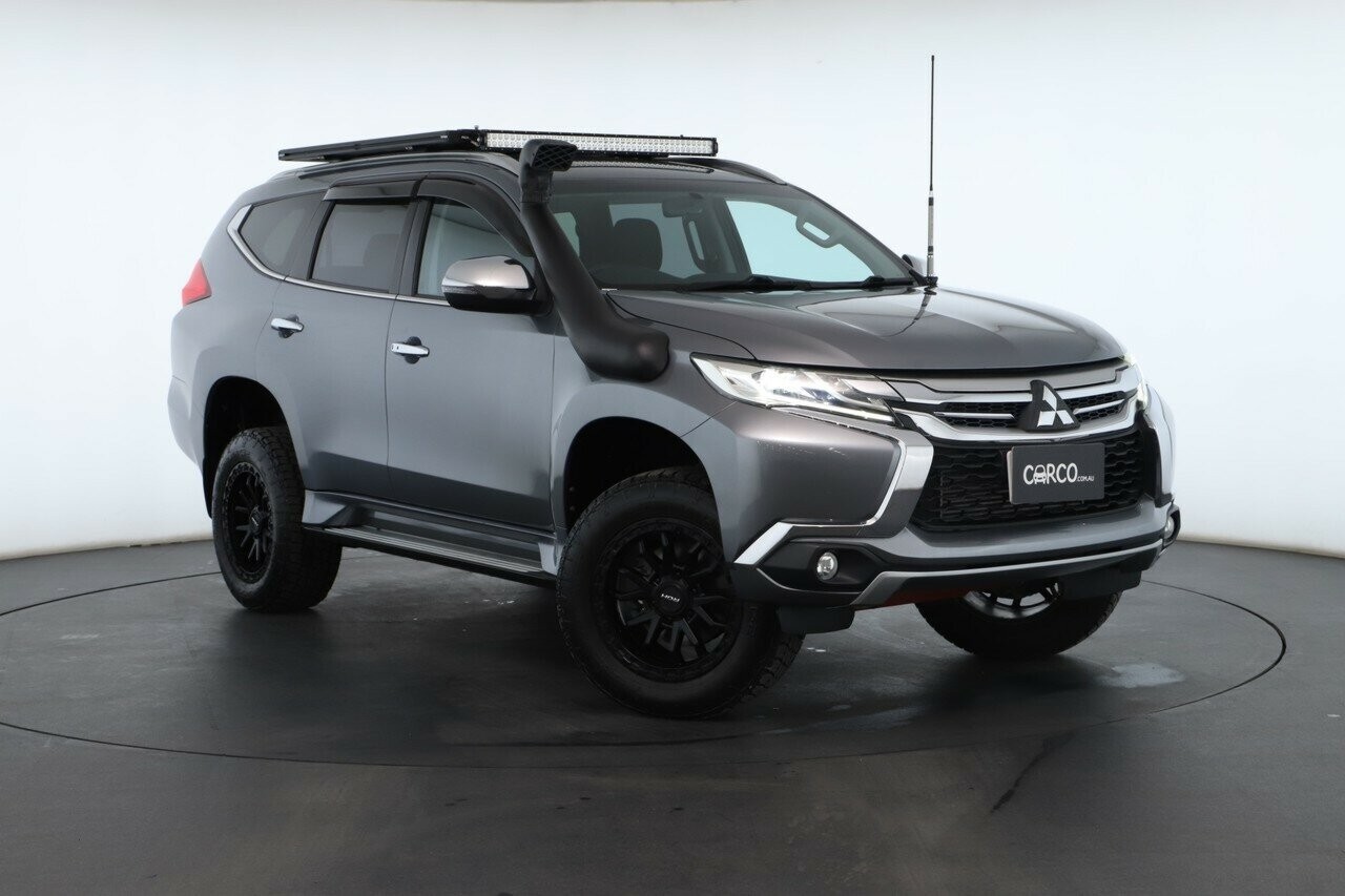 Mitsubishi Pajero Sport image 1