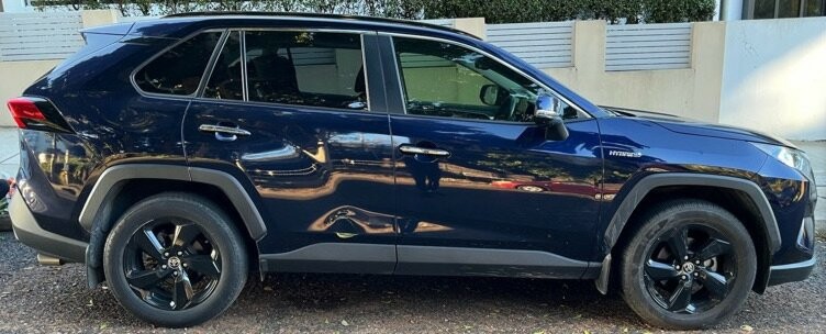 Toyota Rav4 image 2