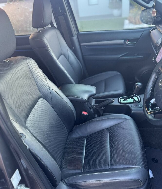 Toyota Hilux image 4