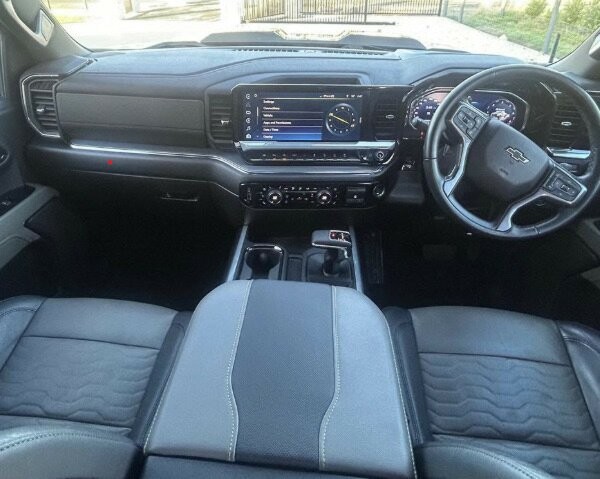 Chevrolet Silverado image 4