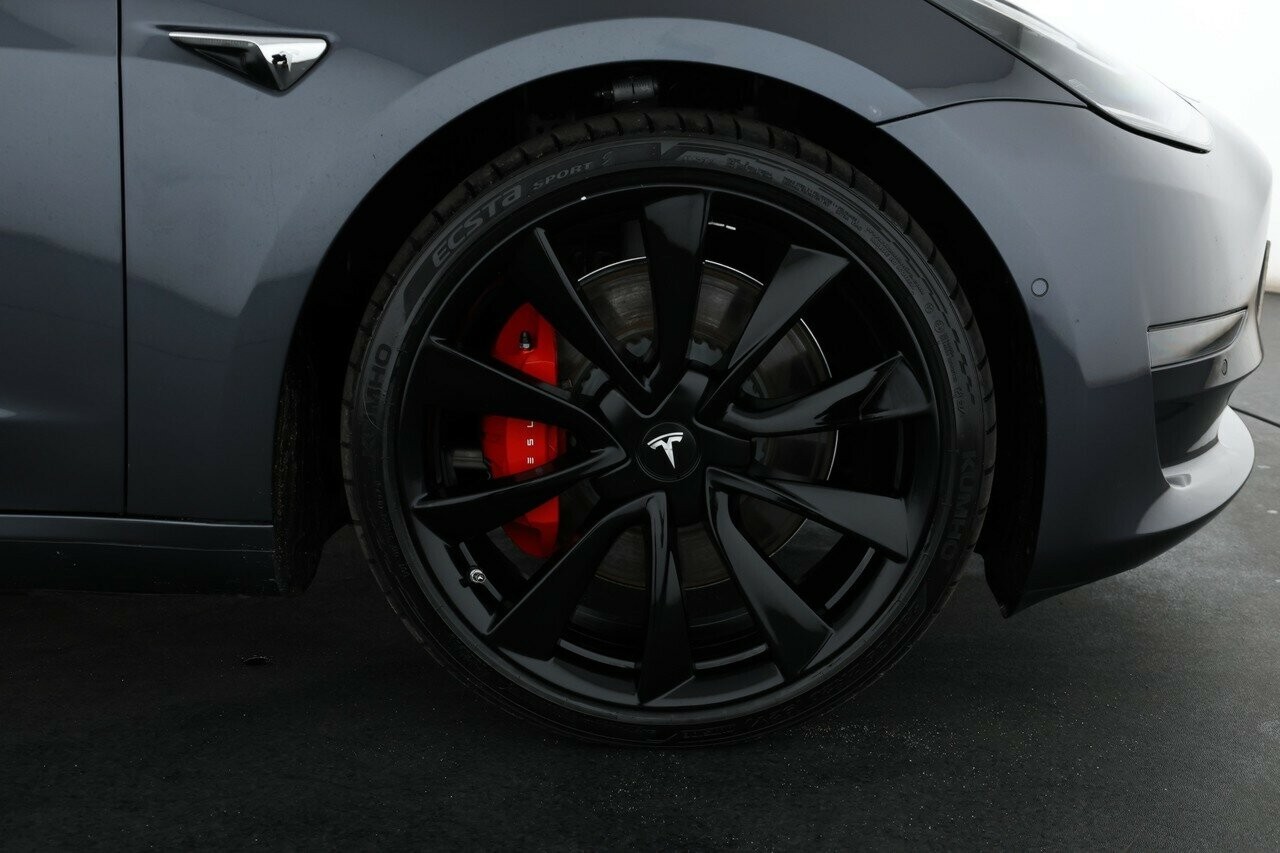 Tesla Model 3 image 4