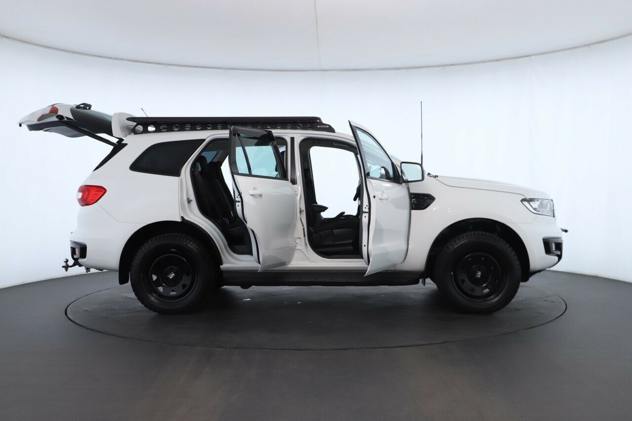 Ford Everest image 2