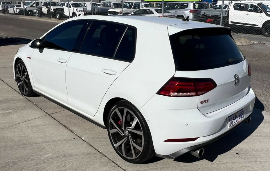 Volkswagen Golf image 3