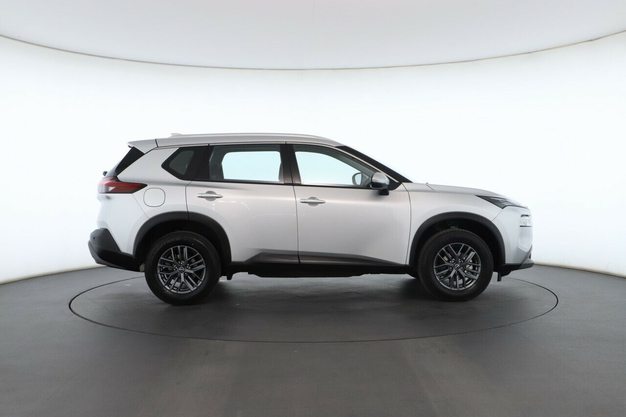 Nissan X-trail image 2