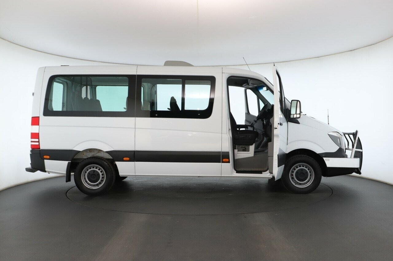 Mercedes Benz Sprinter image 2