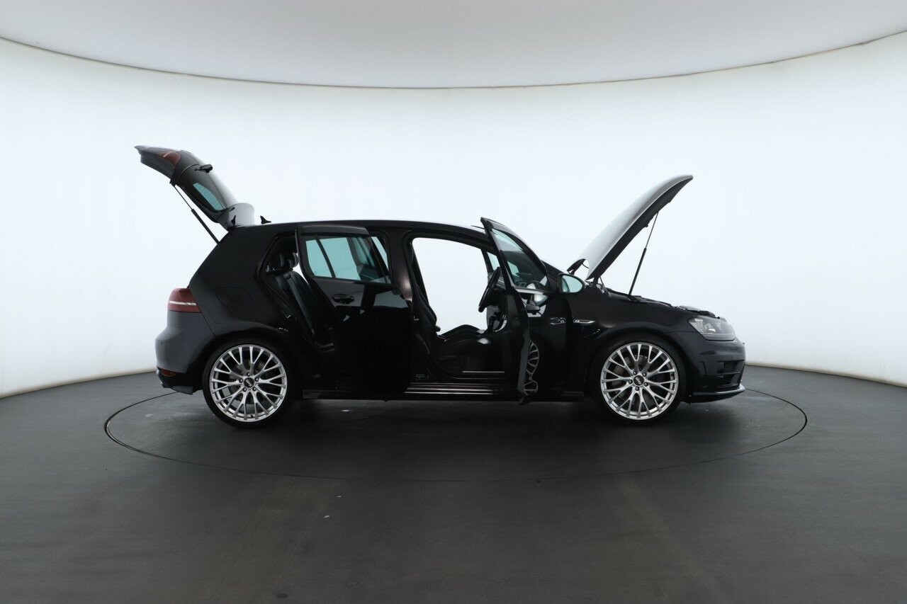 Volkswagen Golf image 2