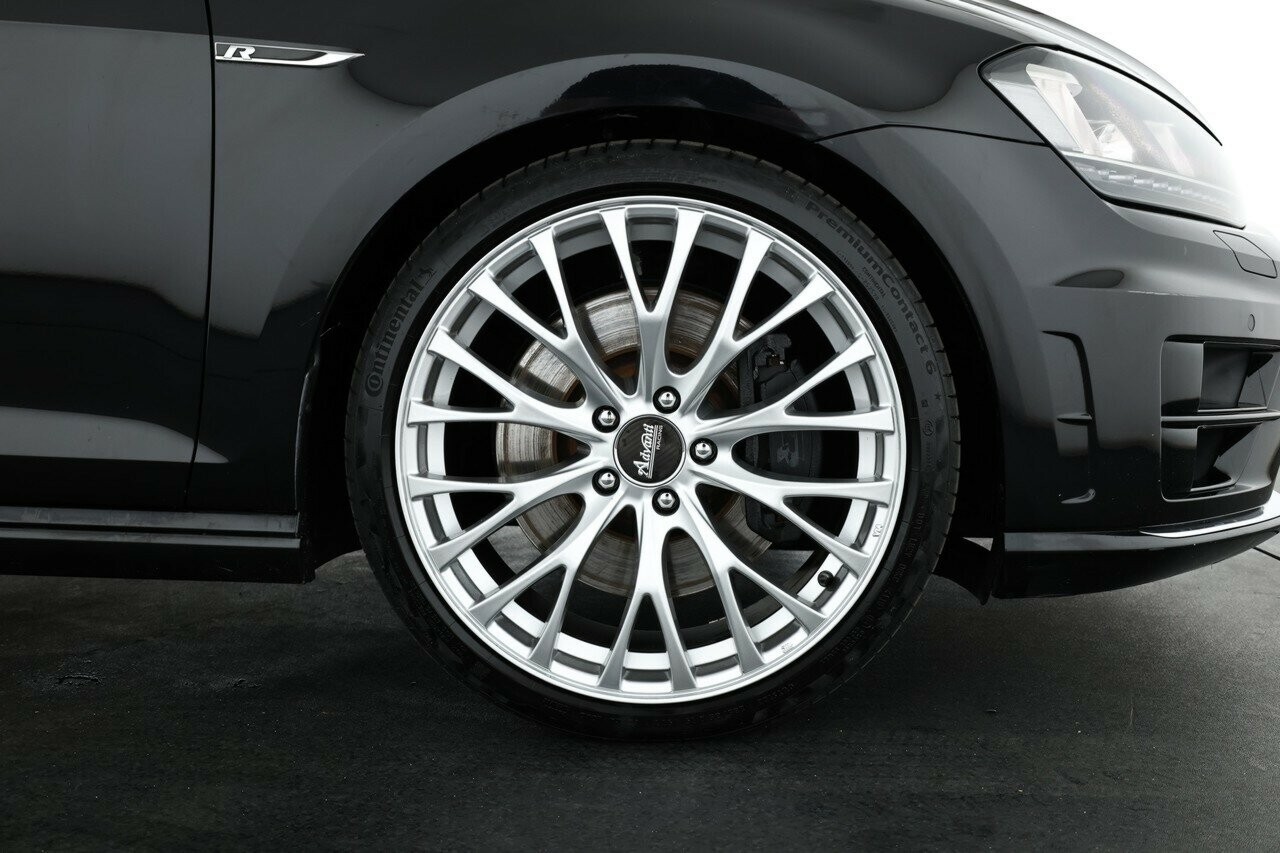 Volkswagen Golf image 4