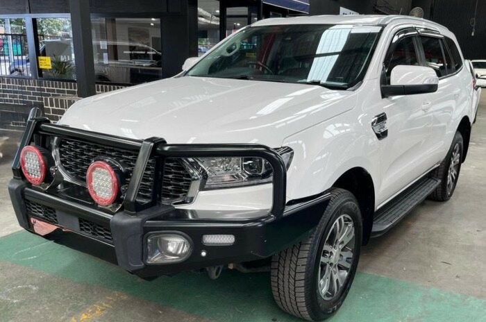 Ford Everest image 1