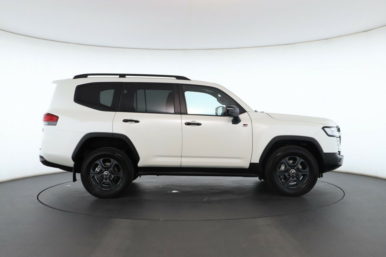 Toyota Landcruiser image 3