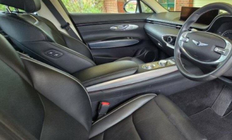 Genesis Gv70 image 2