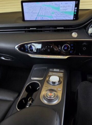 Genesis Gv70 image 3