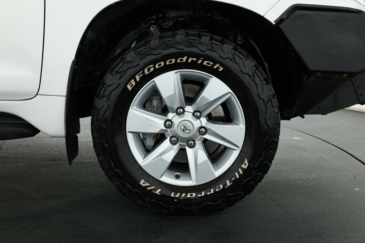 Toyota Landcruiser Prado image 4