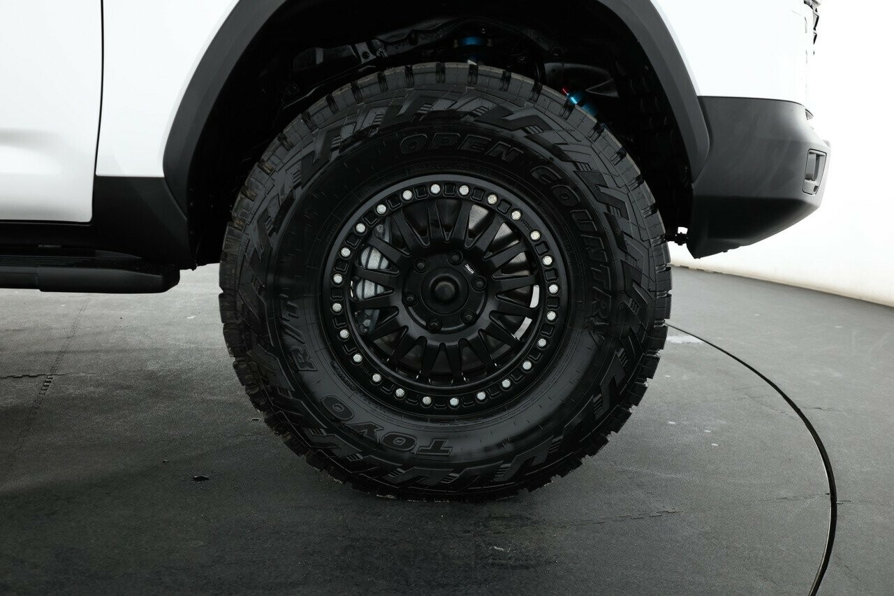 Toyota Landcruiser image 2