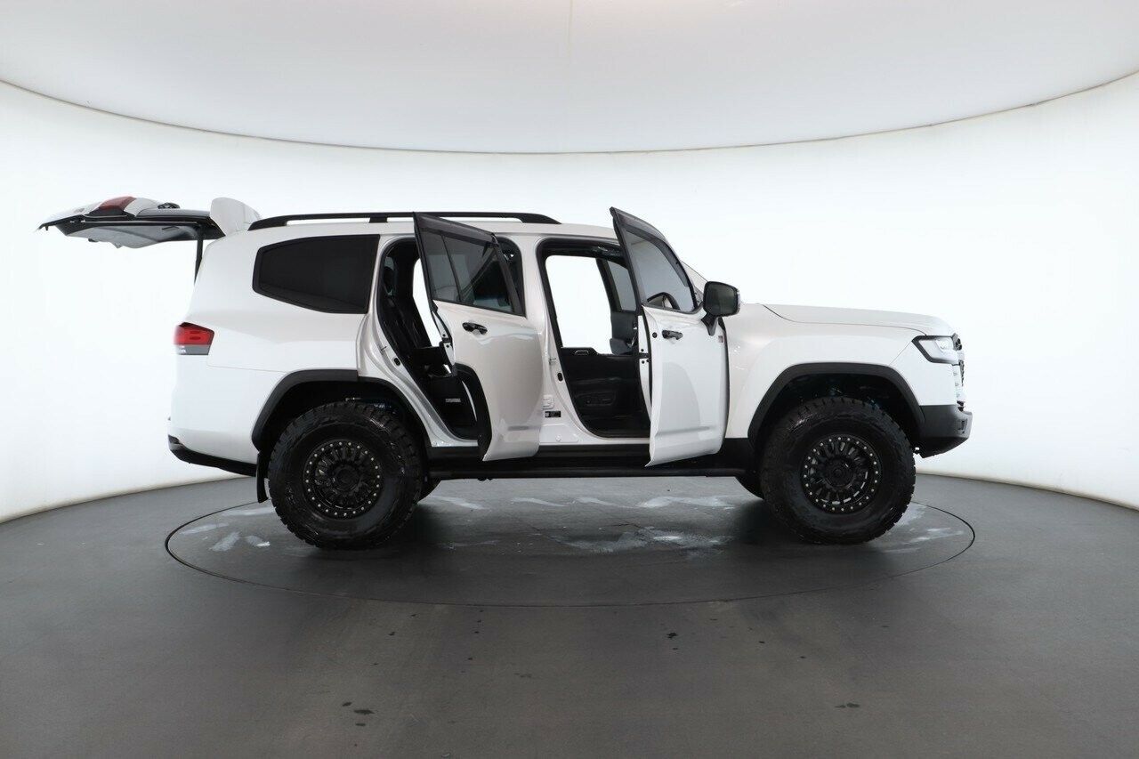 Toyota Landcruiser image 3