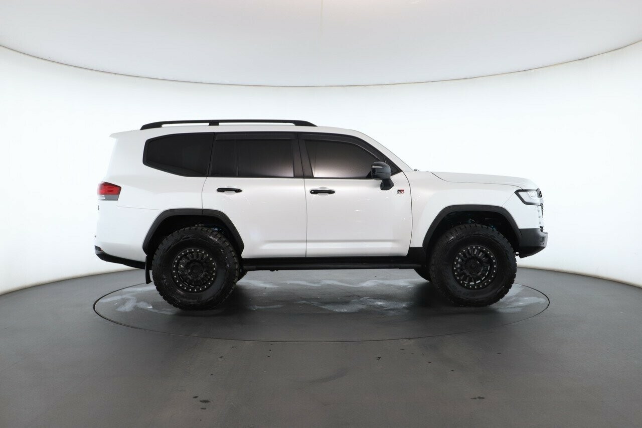 Toyota Landcruiser image 4