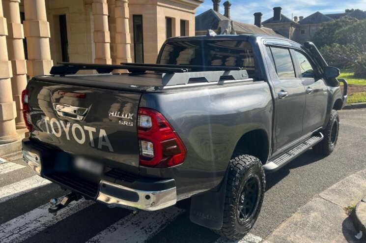 Toyota Hilux image 4