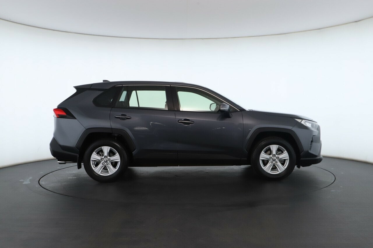 Toyota Rav4 image 3