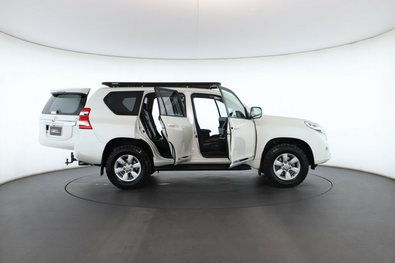 Toyota Landcruiser Prado image 3