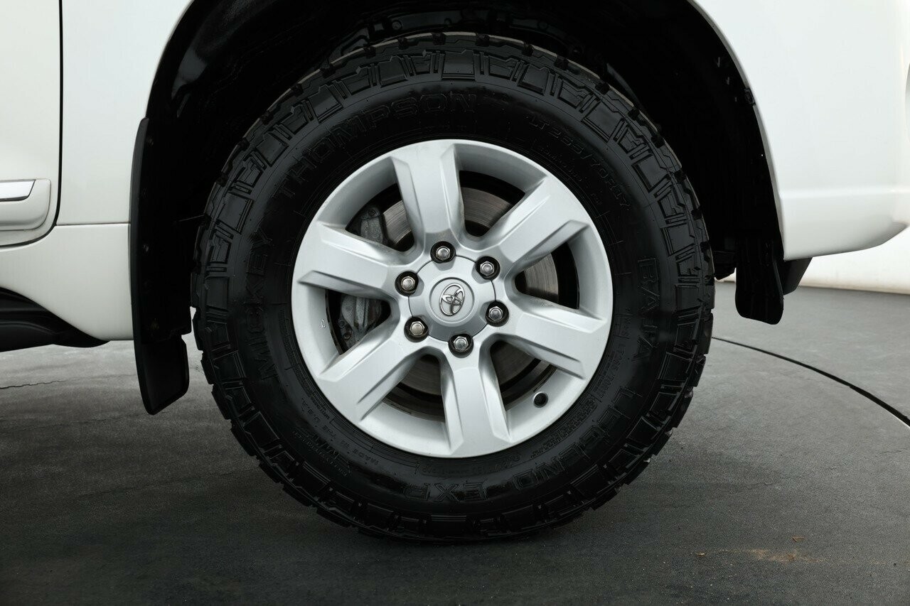 Toyota Landcruiser Prado image 4