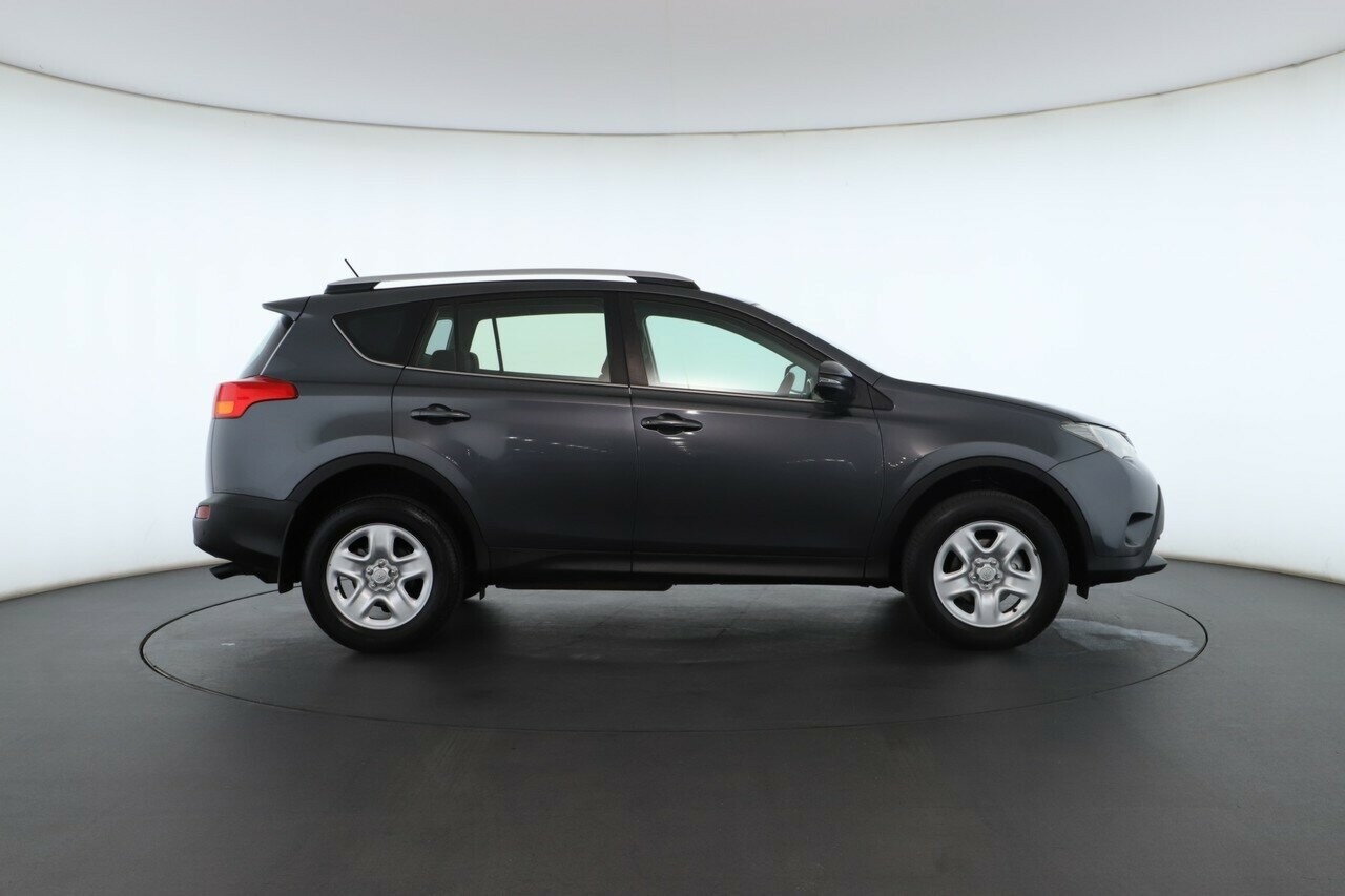 Toyota Rav4 image 3