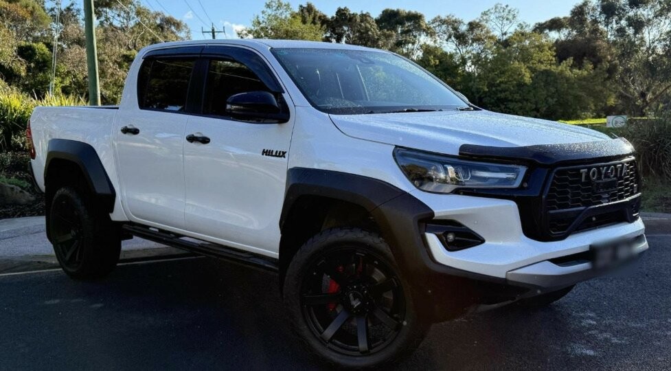 Toyota Hilux image 4