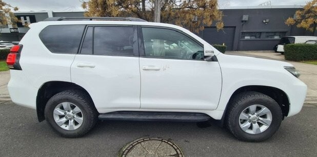 Toyota Landcruiser Prado image 1