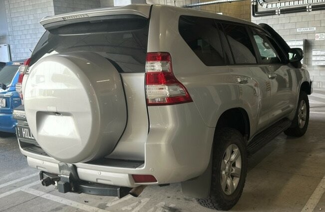 Toyota Landcruiser Prado image 2