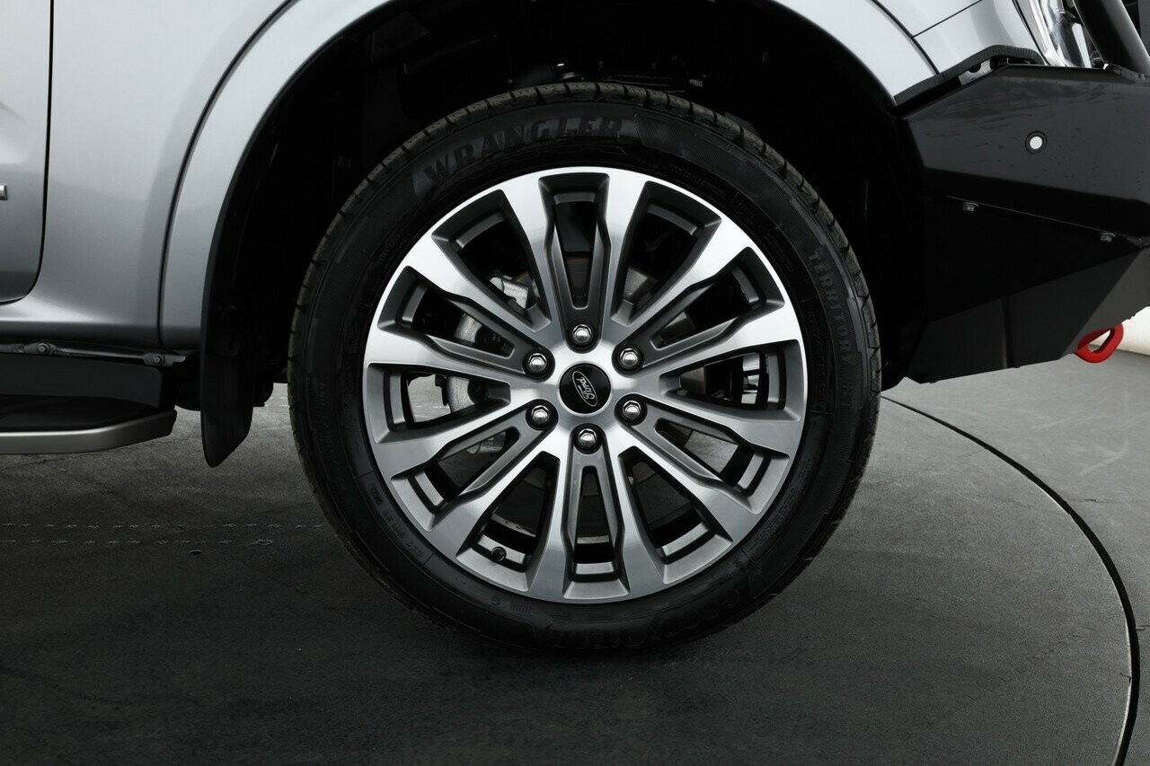 Ford Everest image 4