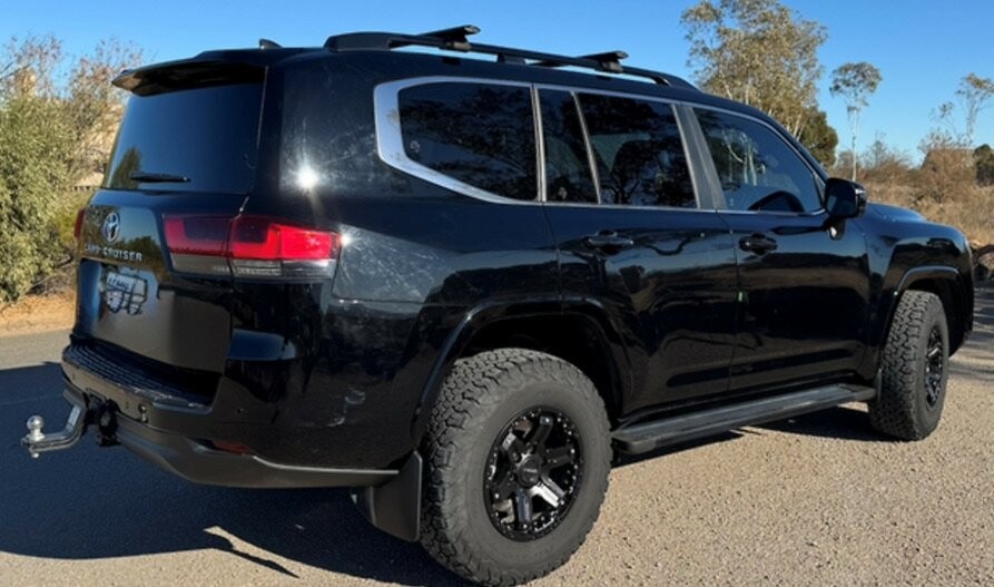 Toyota Landcruiser image 2