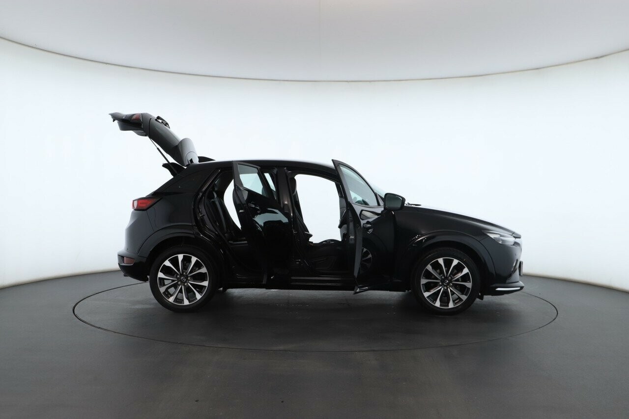 Mazda Cx-3 image 2