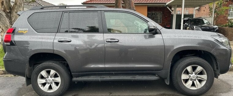 Toyota Landcruiser Prado image 3