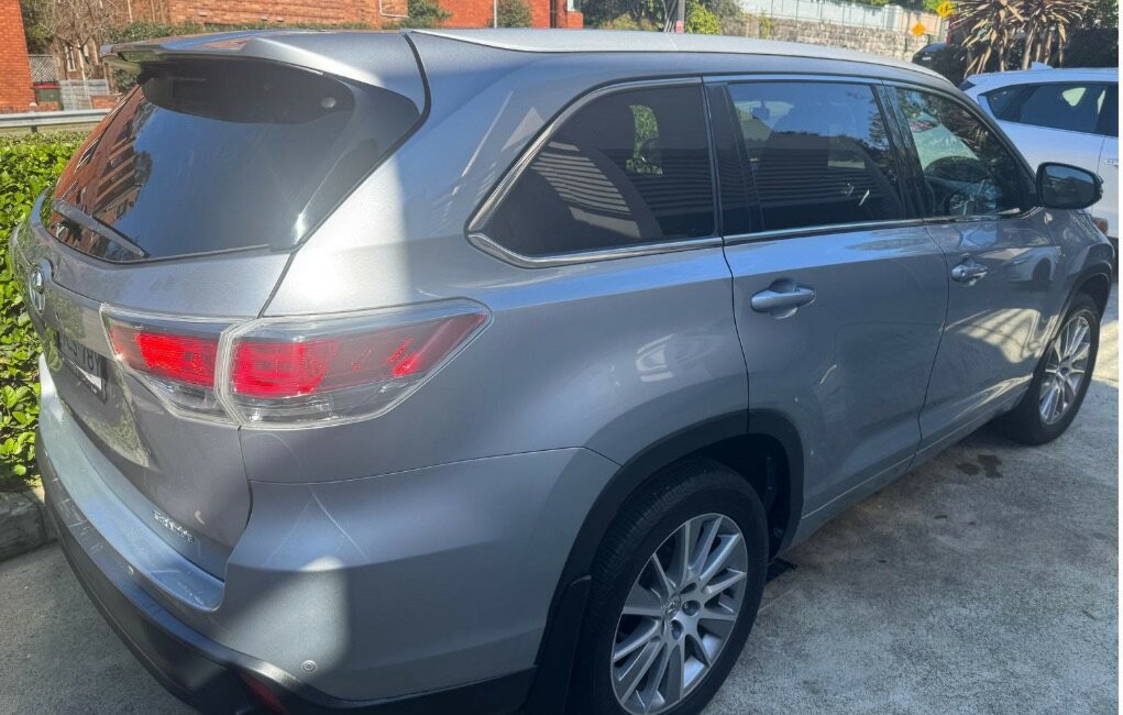 Toyota Kluger image 3