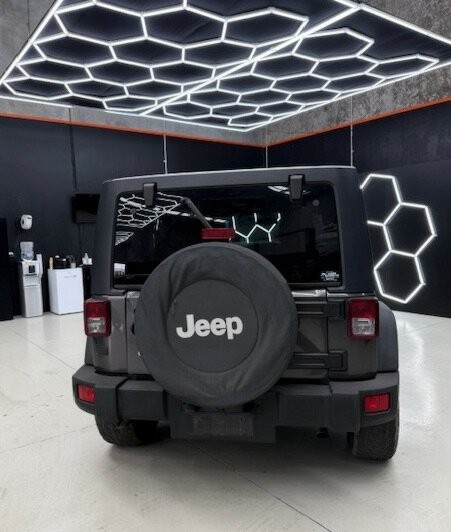 Jeep Wrangler image 2