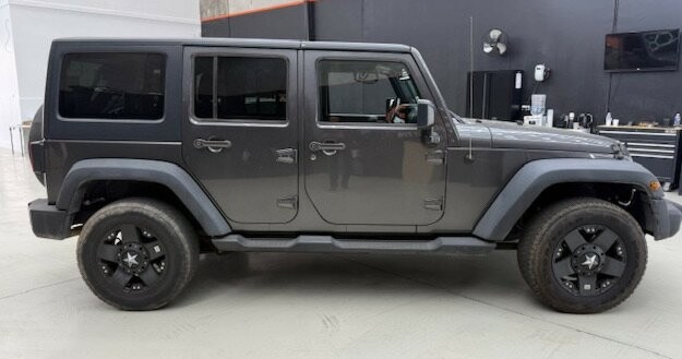 Jeep Wrangler image 4