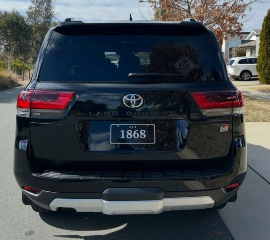 Toyota Landcruiser image 2