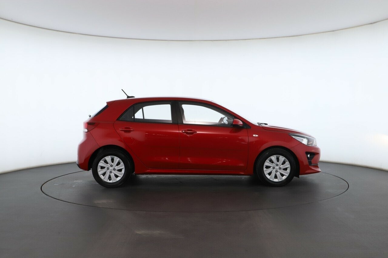 Kia Rio image 3