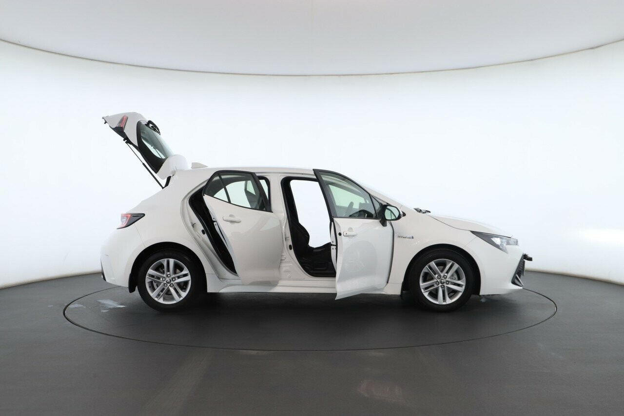 Toyota Corolla image 2