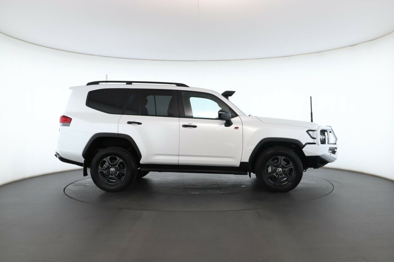 Toyota Landcruiser image 3