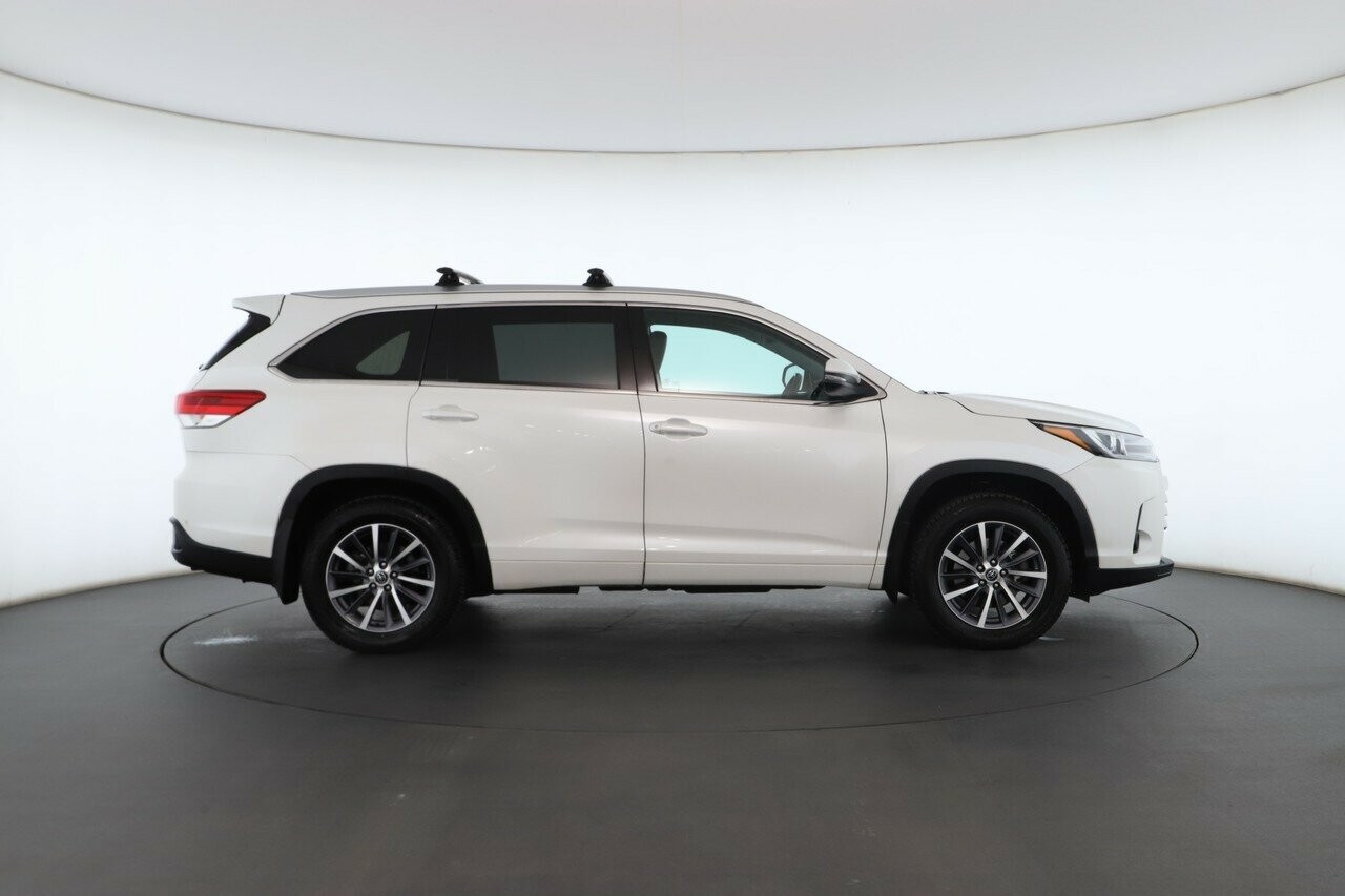 Toyota Kluger image 3