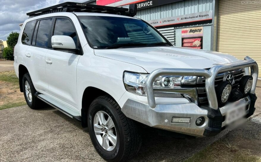 Toyota Landcruiser image 2