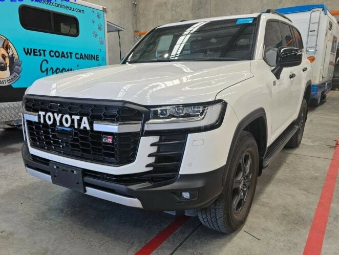 Toyota Landcruiser image 3
