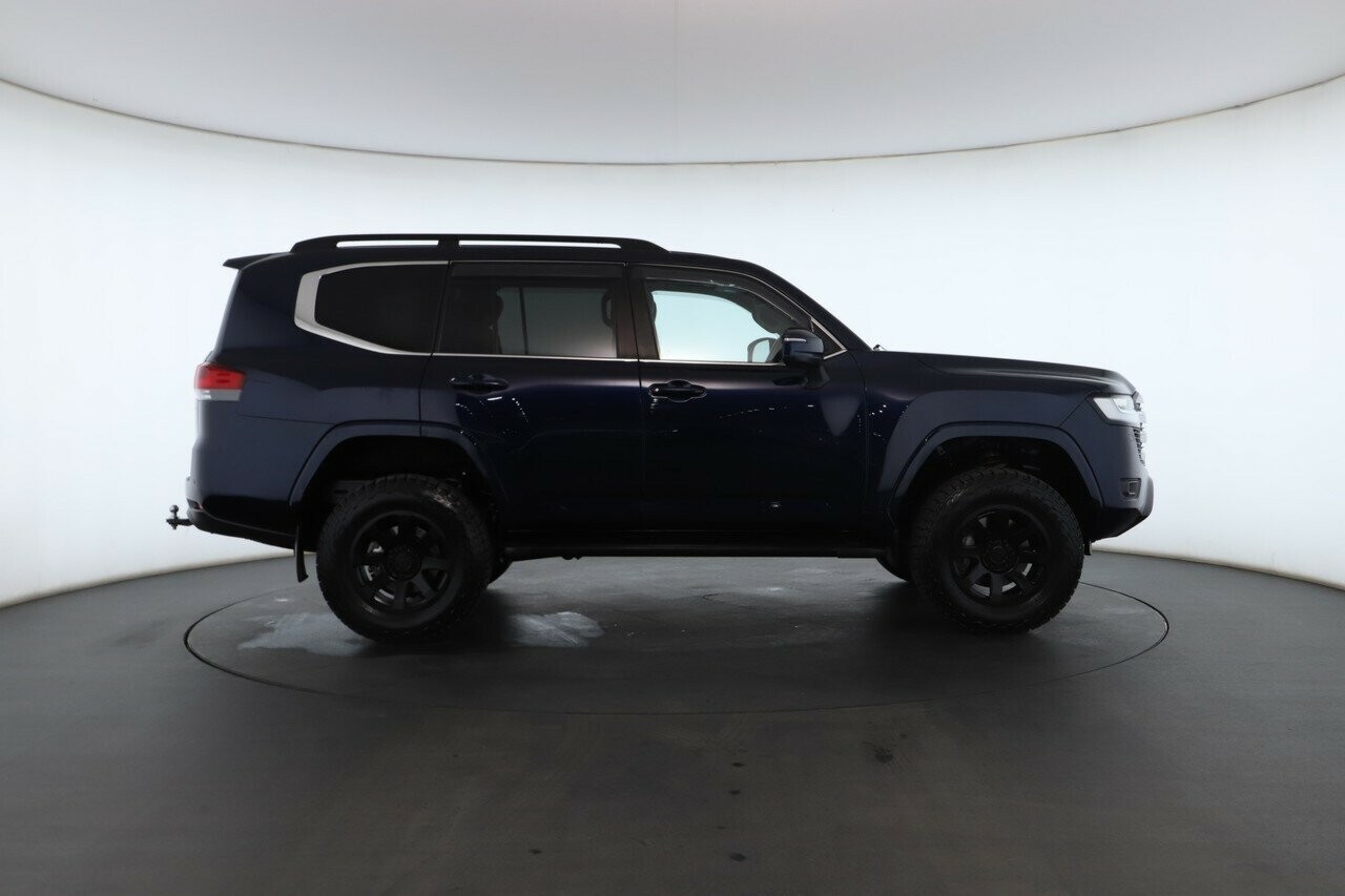 Toyota Landcruiser image 3