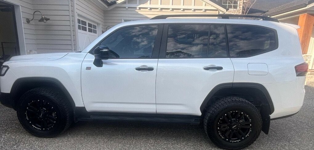 Toyota Landcruiser image 3
